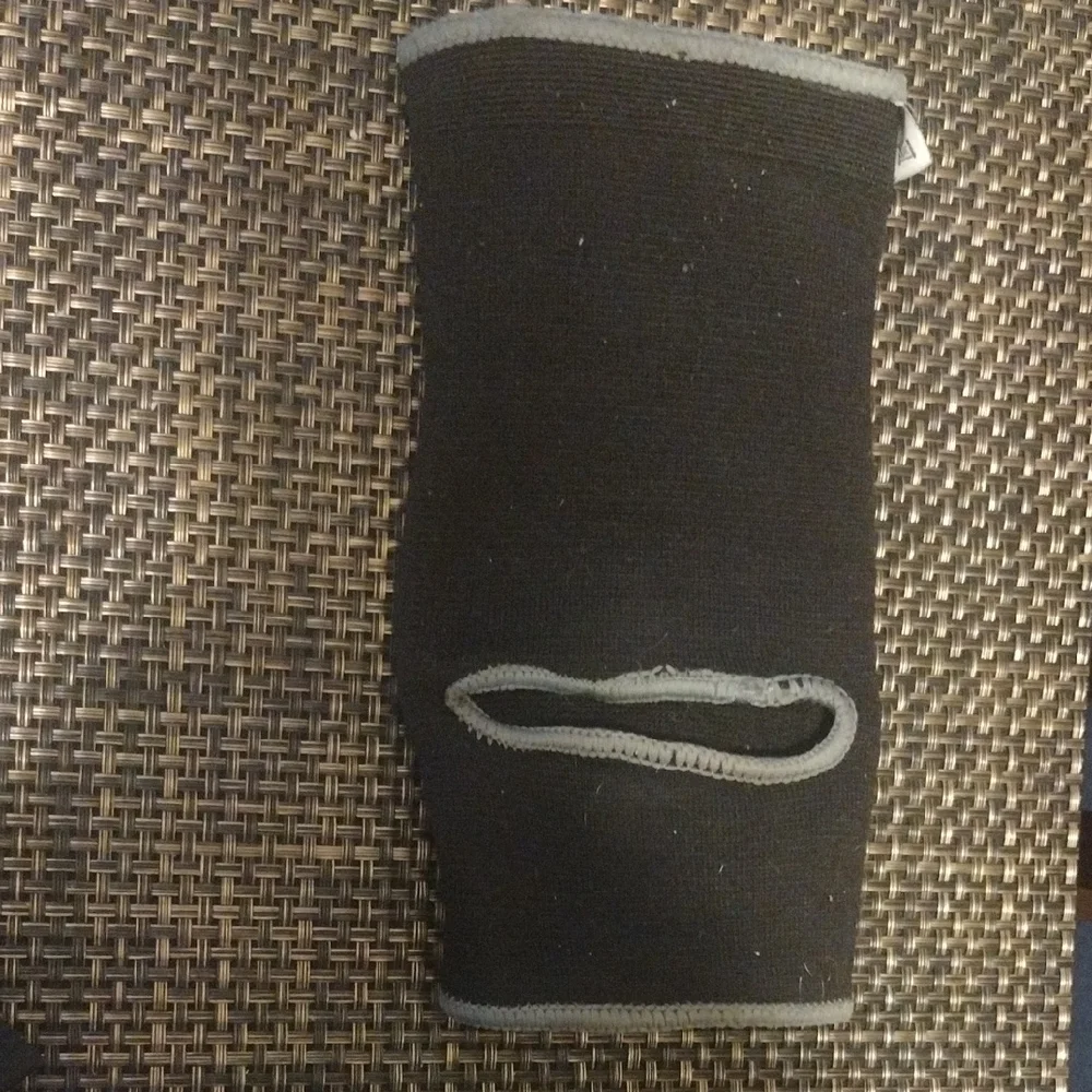 Black and Gray Ankle Support Brace - Picture 1 of 3